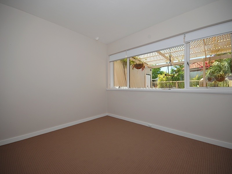 2 Kinross Crescent, Floreat WA 6014