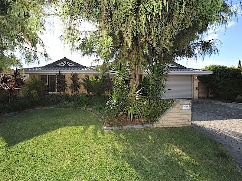 9 St Helena Way, Iluka WA 6028