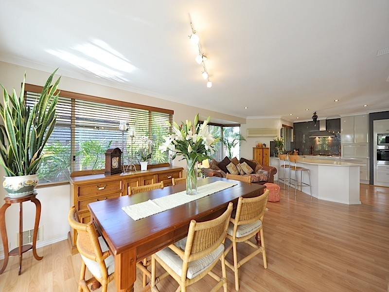 9 St Helena Way, Iluka WA 6028