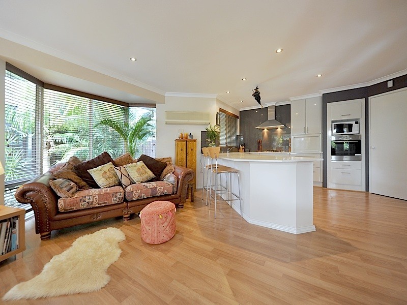 9 St Helena Way, Iluka WA 6028