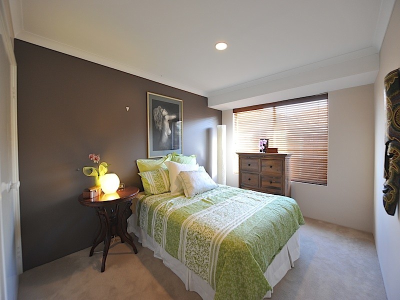 9 St Helena Way, Iluka WA 6028