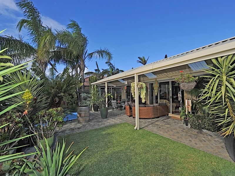 9 St Helena Way, Iluka WA 6028