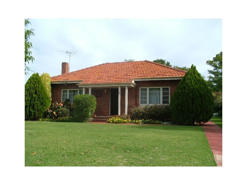 7 South Banff Road, Floreat WA 6014