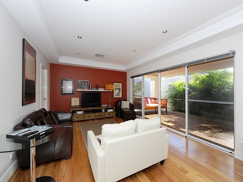 210a Holbeck Street, Doubleview WA 6018