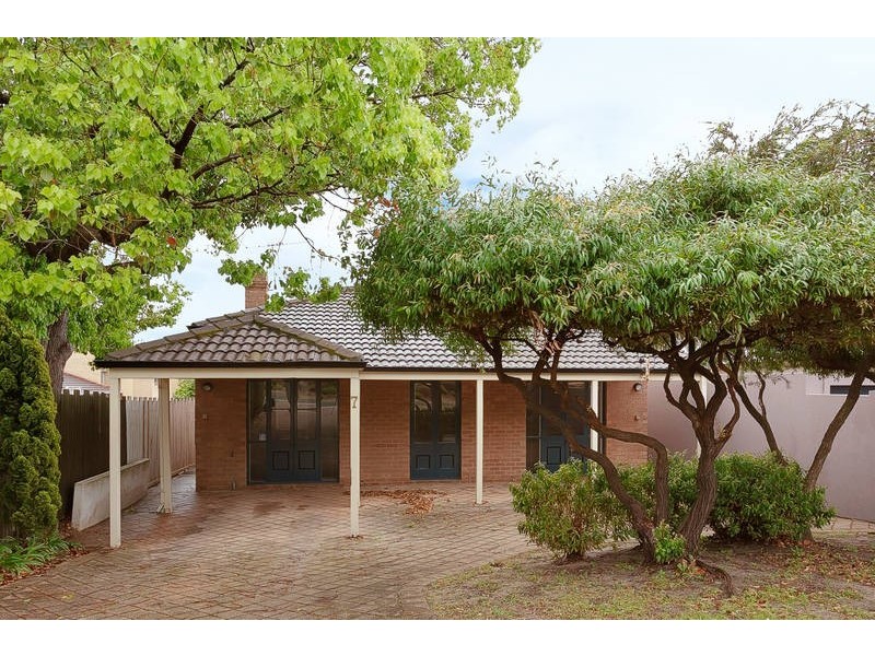 7 Claremont Crescent, Claremont WA 6010