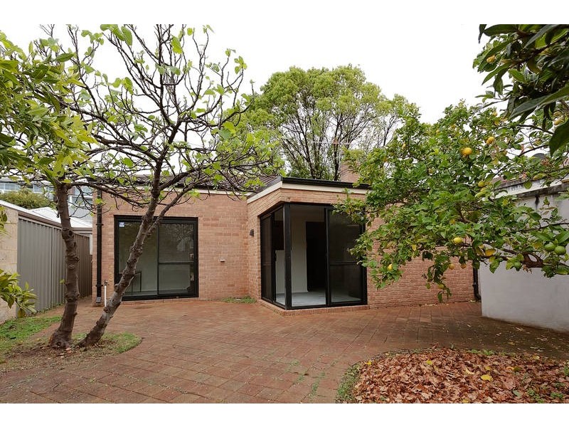 7 Claremont Crescent, Claremont WA 6010