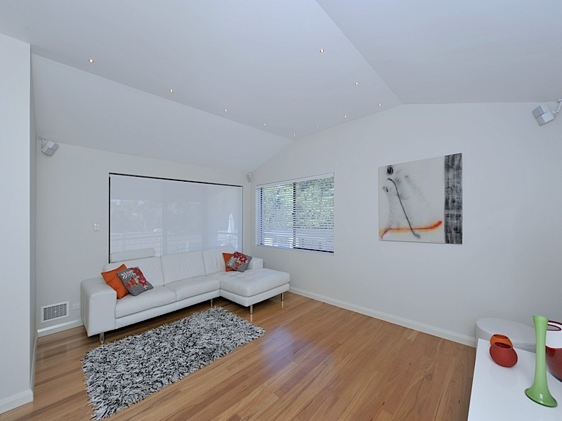 13 Coronation Street, Woodlands WA 6018