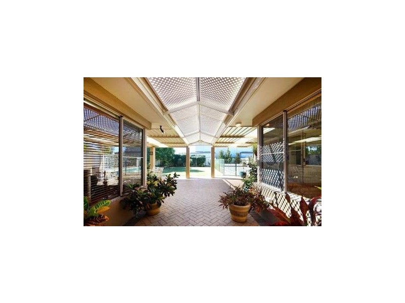 16 Willow Road, Woodlands WA 6018