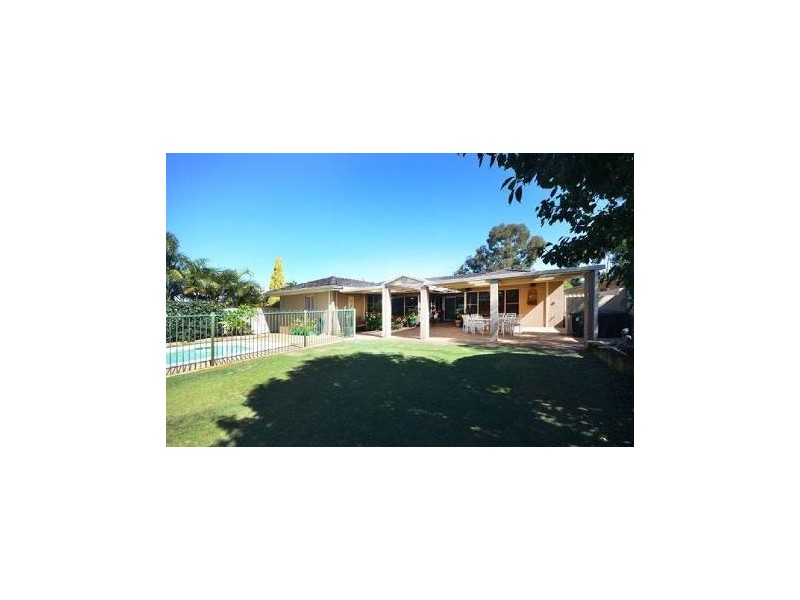 16 Willow Road, Woodlands WA 6018