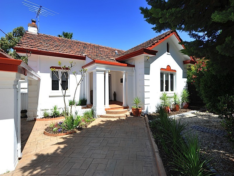 31 Winmarley Street, Floreat WA 6014