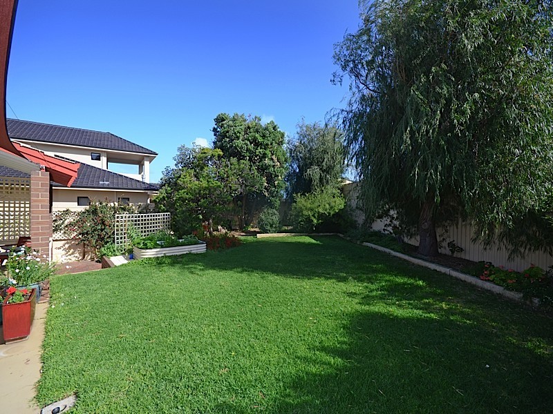 18 Catesby Street, City Beach WA 6015