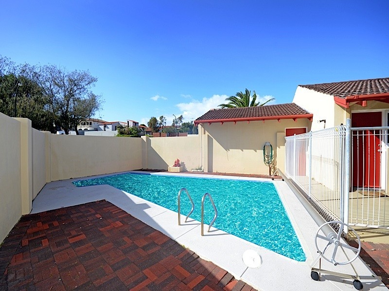 18 Catesby Street, City Beach WA 6015