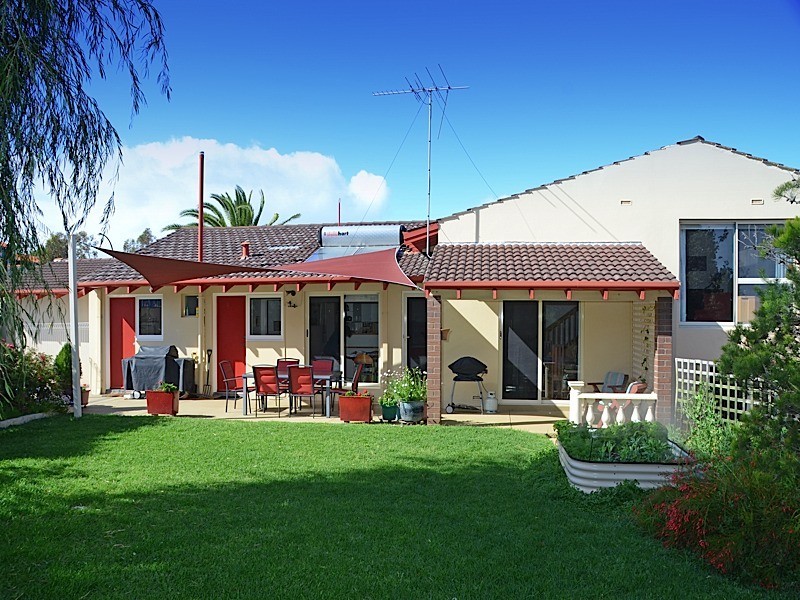 18 Catesby Street, City Beach WA 6015