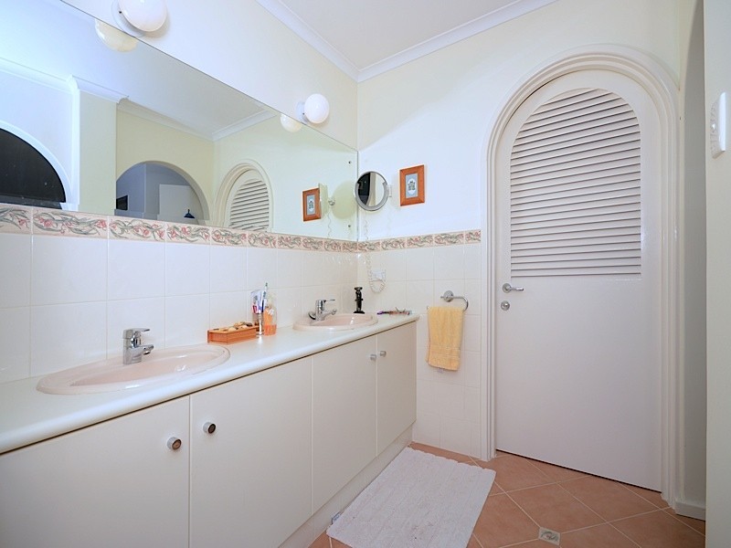 18 Catesby Street, City Beach WA 6015