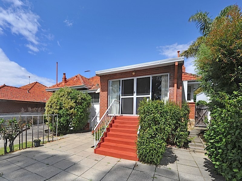 6 Chandler Avenue, Floreat WA 6014