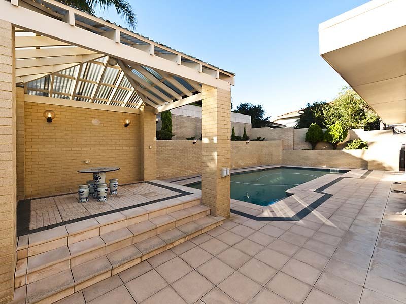 21 Weelara Road, City Beach WA 6015