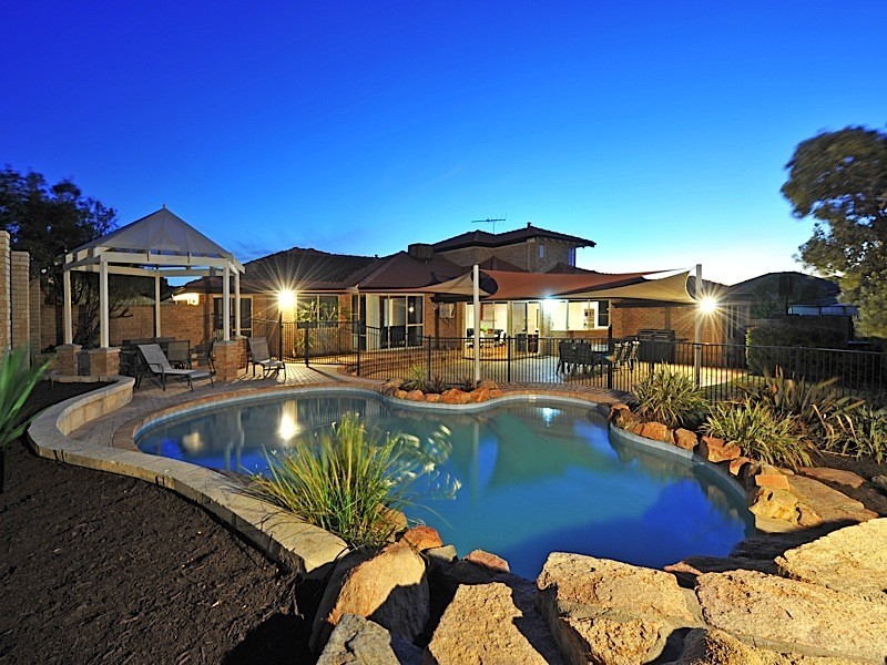 15 Reacher Place, Ocean Reef WA 6027