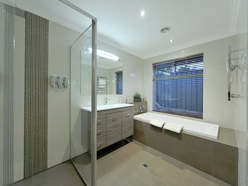 15 Reacher Place, Ocean Reef WA 6027