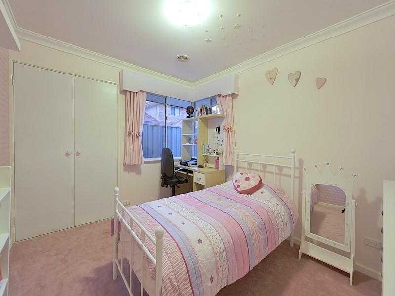 15 Reacher Place, Ocean Reef WA 6027