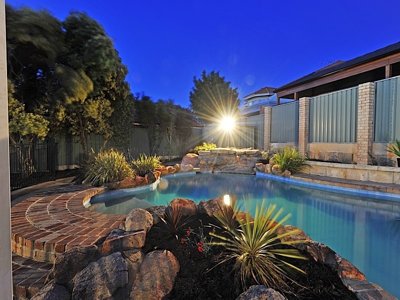 15 Reacher Place, Ocean Reef WA 6027