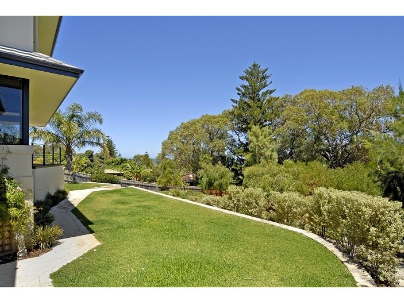 22 Lentara, City Beach WA 6015