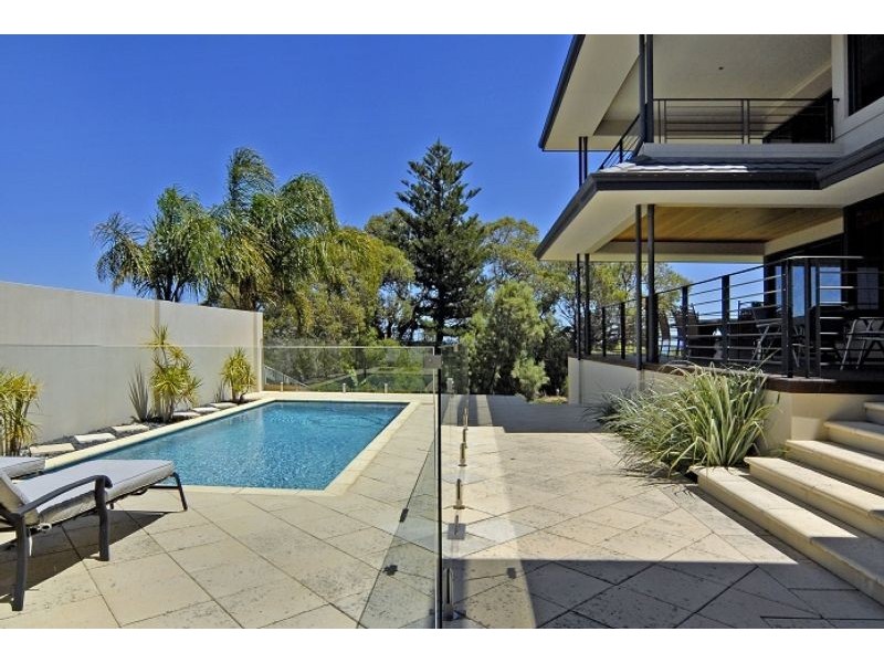 22 Lentara, City Beach WA 6015