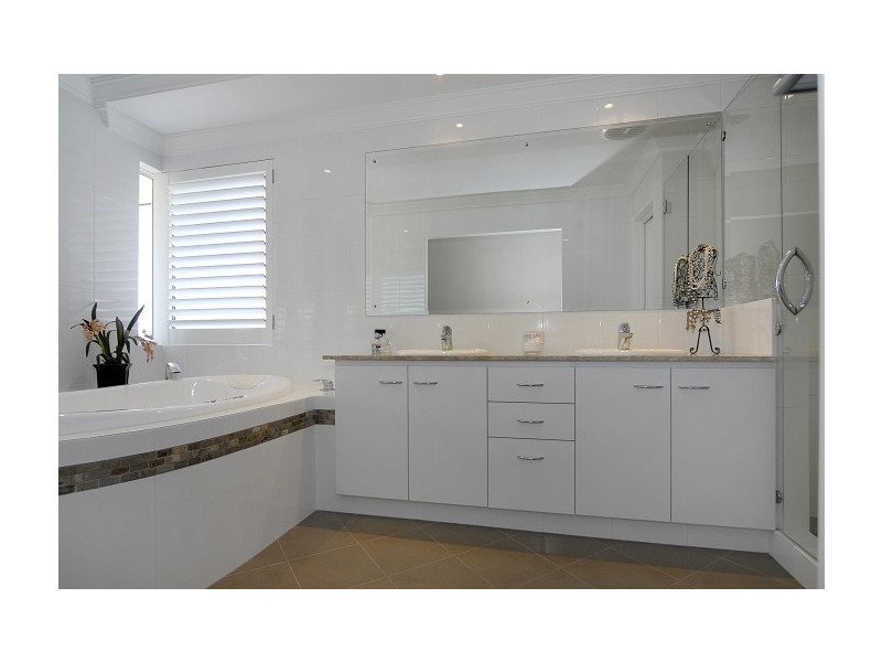 22 Lentara, City Beach WA 6015