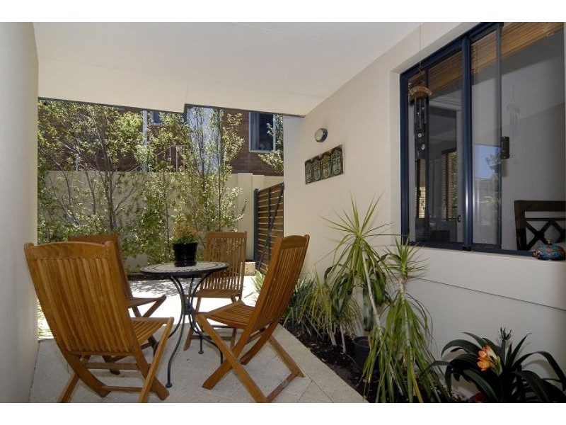 22 Lentara, City Beach WA 6015