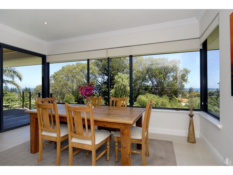 22 Lentara, City Beach WA 6015