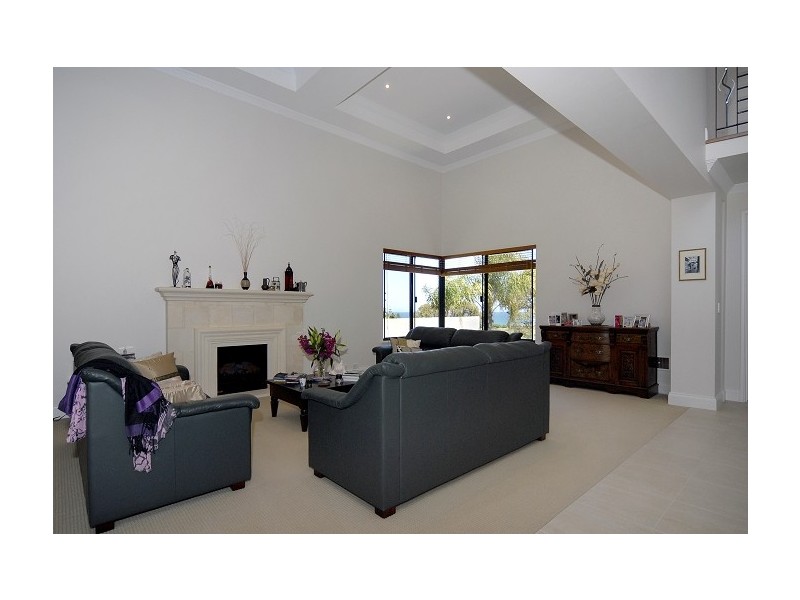 22 Lentara, City Beach WA 6015