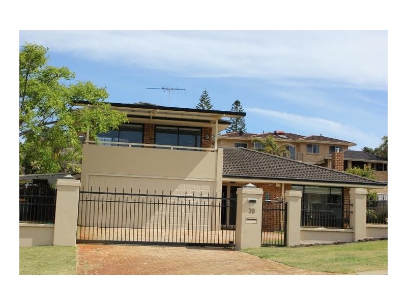 39 Peasholm Street, City Beach WA 6015