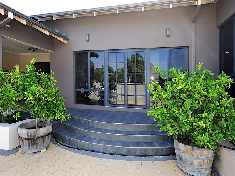 465 Cambridge Street, Floreat WA 6014