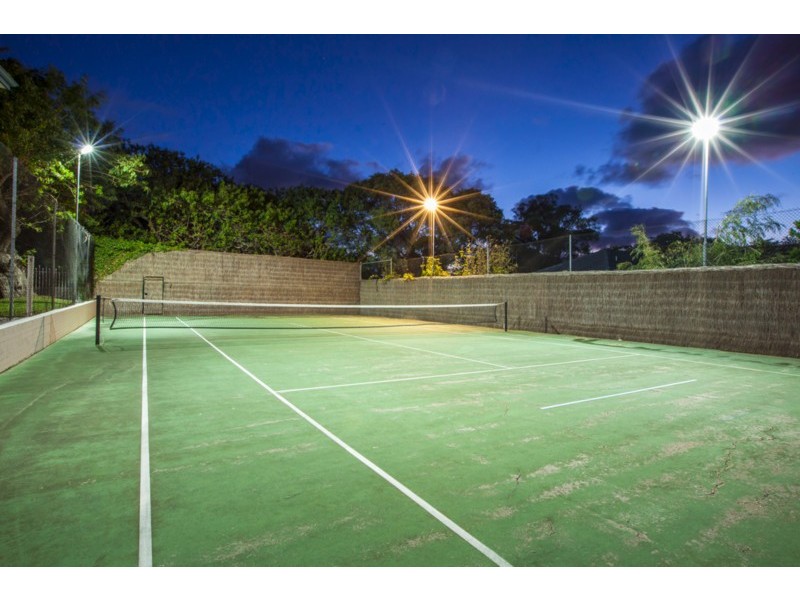 2 Hesperia Avenue, City Beach WA 6015