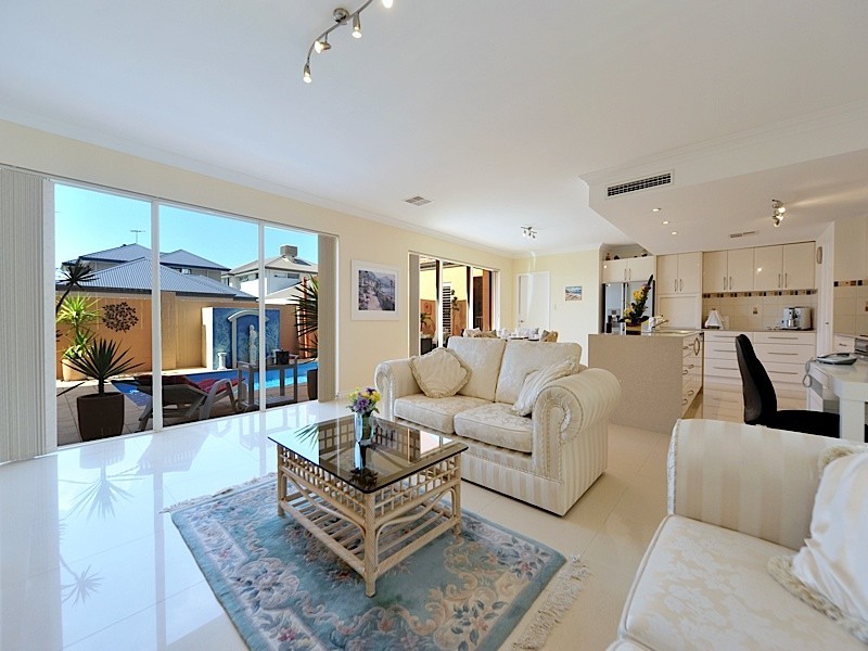 44 Whitehaven Avenue, Burns Beach WA 6028
