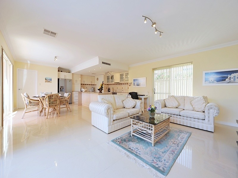 44 Whitehaven Avenue, Burns Beach WA 6028