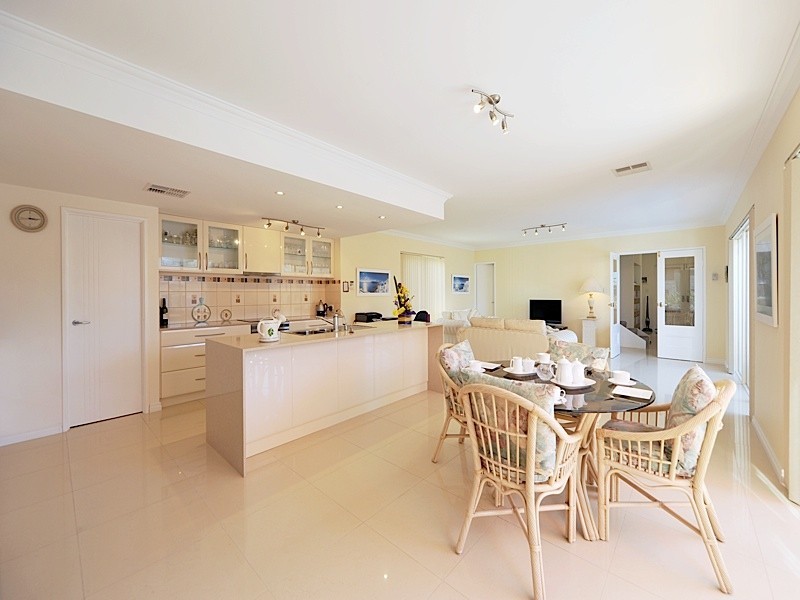 44 Whitehaven Avenue, Burns Beach WA 6028