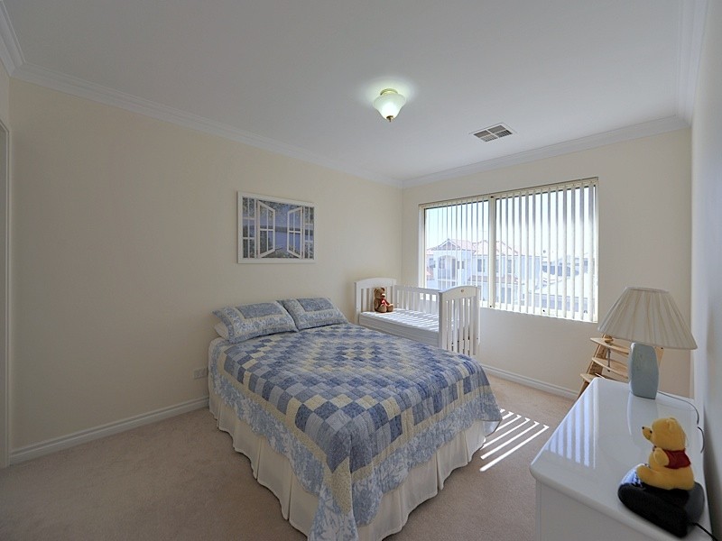 44 Whitehaven Avenue, Burns Beach WA 6028