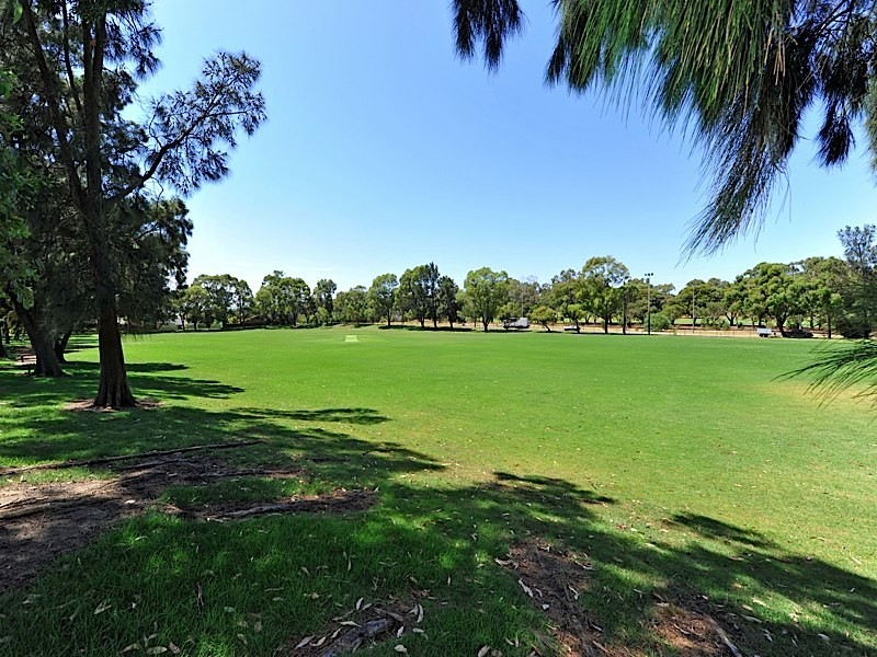 8 Ednah Street, Wembley Downs WA 6019