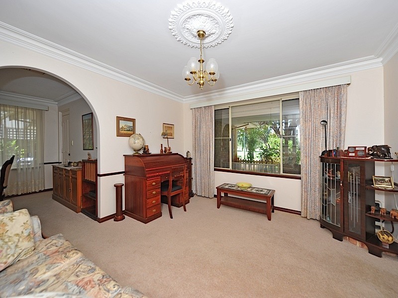 8 Ednah Street, Wembley Downs WA 6019