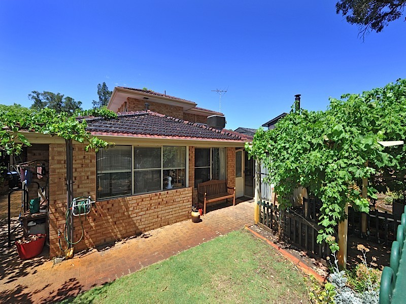 8 Ednah Street, Wembley Downs WA 6019