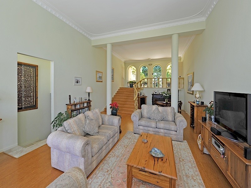 8 Takari Crescent, City Beach WA 6015