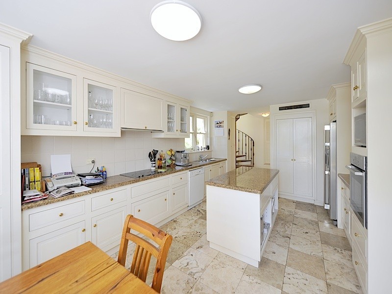 8 Takari Crescent, City Beach WA 6015