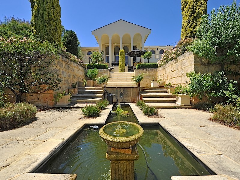 8 Takari Crescent, City Beach WA 6015