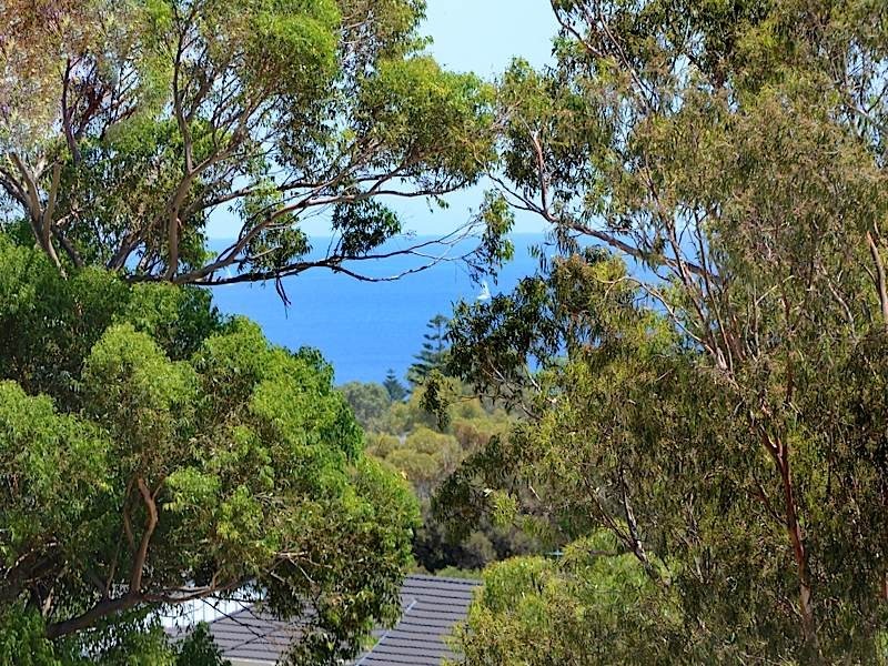 8 Takari Crescent, City Beach WA 6015