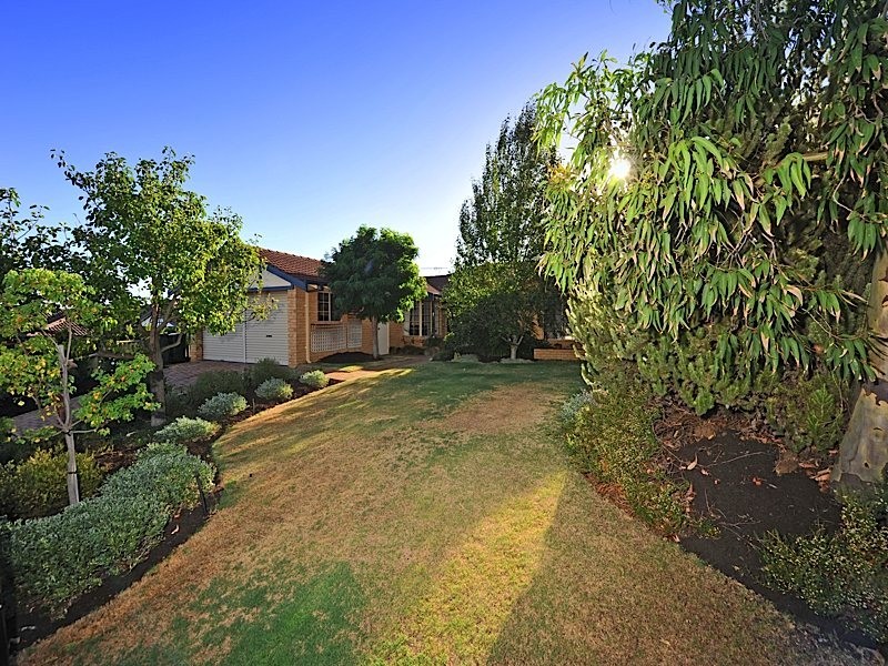 46 Castlegate Way, Woodvale WA 6026