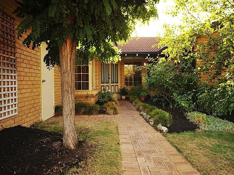 46 Castlegate Way, Woodvale WA 6026