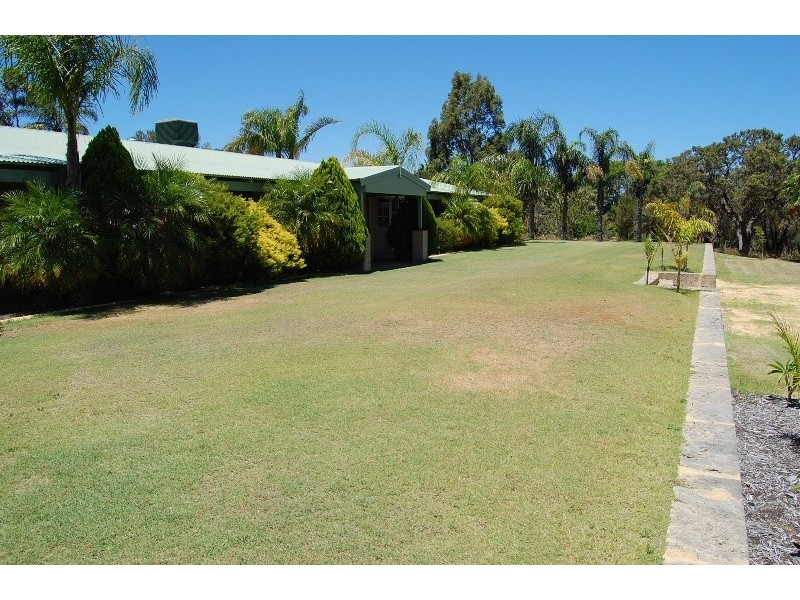 25 Moondyne Trail, Gnangara WA 6077