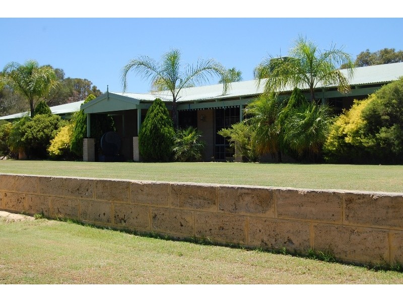 25 Moondyne Trail, Gnangara WA 6077