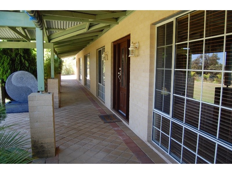 25 Moondyne Trail, Gnangara WA 6077