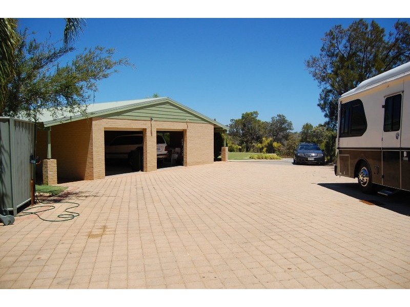25 Moondyne Trail, Gnangara WA 6077
